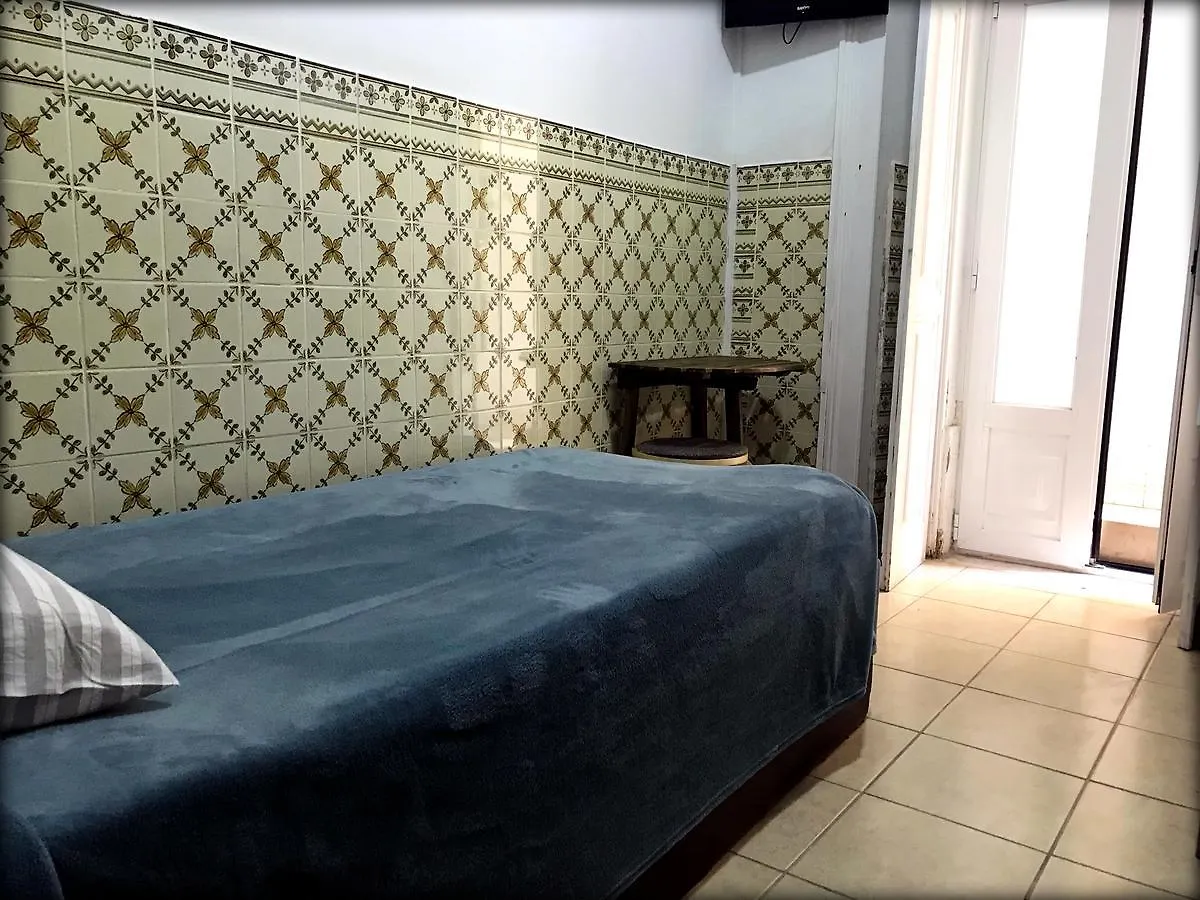 מלון ליסבון Residencial Mar Dos Acores 2*,